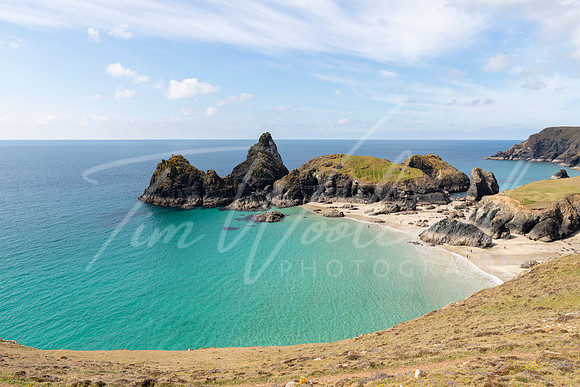 Kynance Cove on a stunning sunny day.