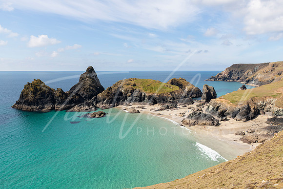 Kynance Cove on a stunning sunny day.